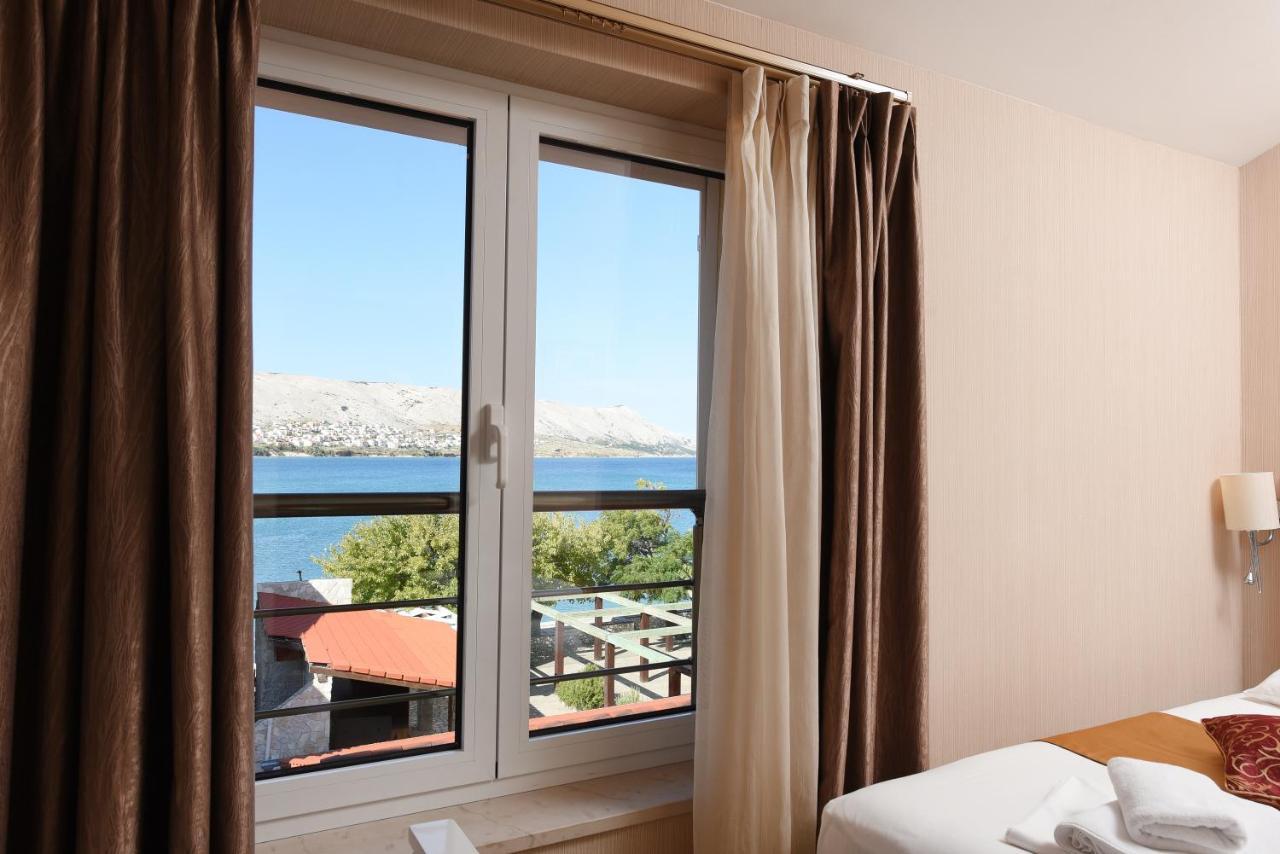 Family Hotel Zane Pag Town Exterior photo